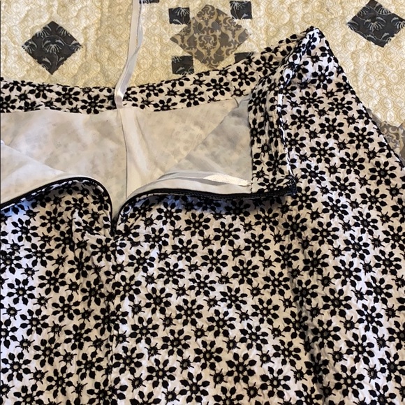 Autograph New York Flower Pattern Skirt - Picture 4 of 9